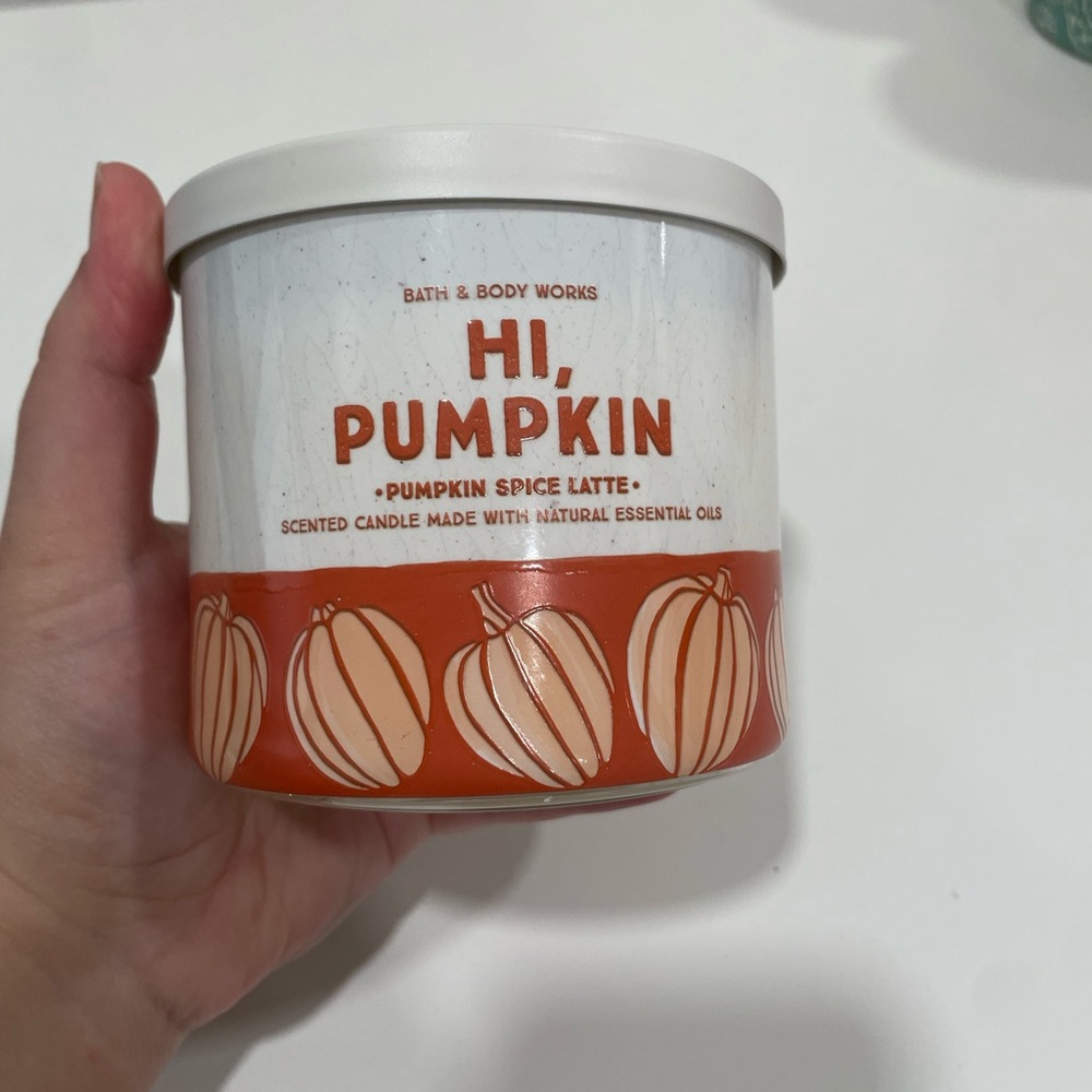 Bath & Body Works Hi, Pumpkin Scented Candle